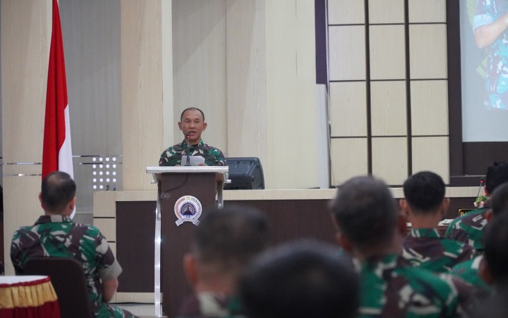 Korem 081/DSJ menggelar Pembinaan Teknologi (Bimtek) pengadaan barang/jasa melalui aplikasi E-Katalog kepada operator pembuat pertanggungjawaban keuangan (Wabku) Satuan Kerja (Satker) jajaran Korem 081/DSJ
