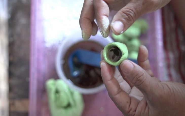 Cemilan tradisional klepon Sidoarjo 
