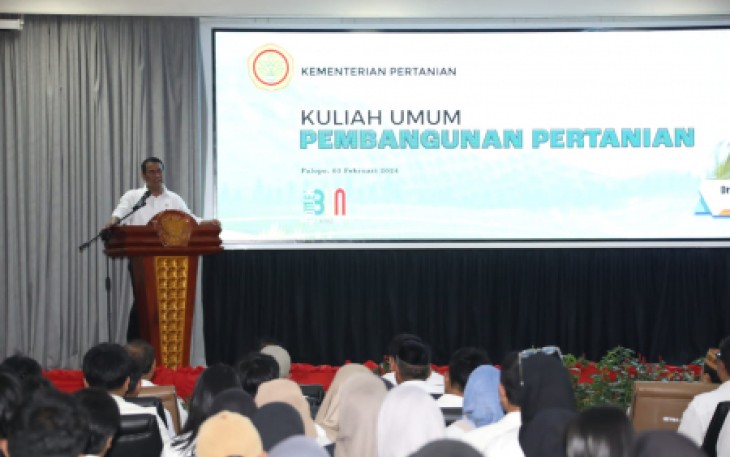 Mentan Andi Amran Sulaiman saat mengisi Kuliah Umum Universitas Andi Djema Palopo di Kantor Wali Kota Palopo, Provinsi Sulawesi Selatan.