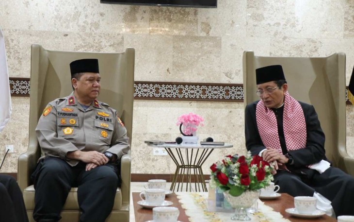 Imam Besar Masjid Istiqlal KH Nasaruddin Umar saat ditemui Wakaops NCS Polri Brigjen Pol Yuyun Yudhantara di Perkantoran Masjid Istiqlal, Jumat (1/3/2024).