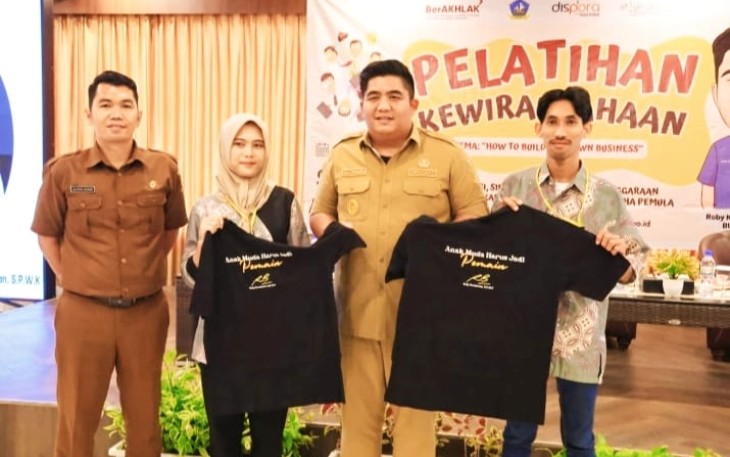 Bupati Bintan Roby Kurniawan SPWK Sampaikan Kiat Sukses Wirausaha Muda