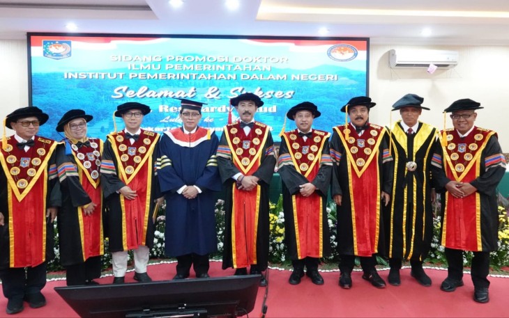 Dr. Ir. Restuardy Daud, M.Sc., CGRE., yang kini menjabat sebagai Direktur Jenderal Bina Pembangunan Daerah di Kemendagri, berhasil meraih gelar Doktor Ilmu Pemerintahan di Institut Pemerintahan Dalam Negeri (IPDN) Jakarta