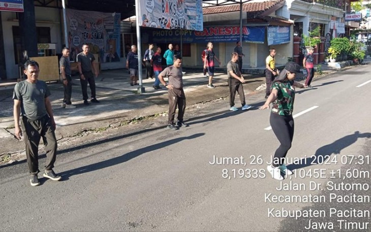 Dandim 0801/Pacitan Olah Raga Bersama Insan Media