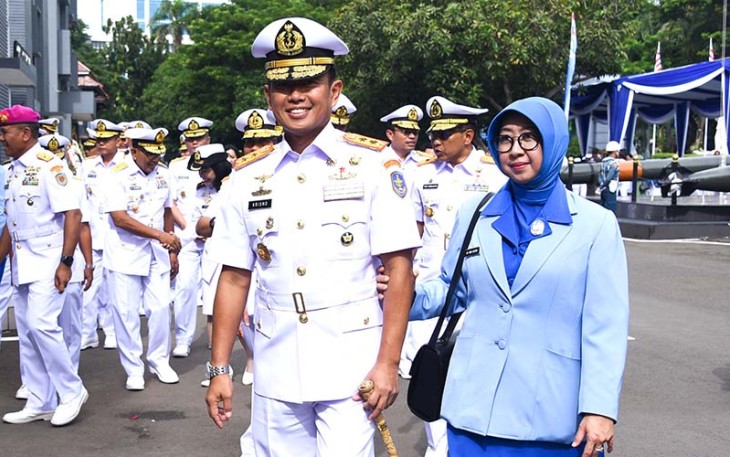 Pangkolinlamil saat Hadiri Upacara Sertijab Pangkoarmada RI