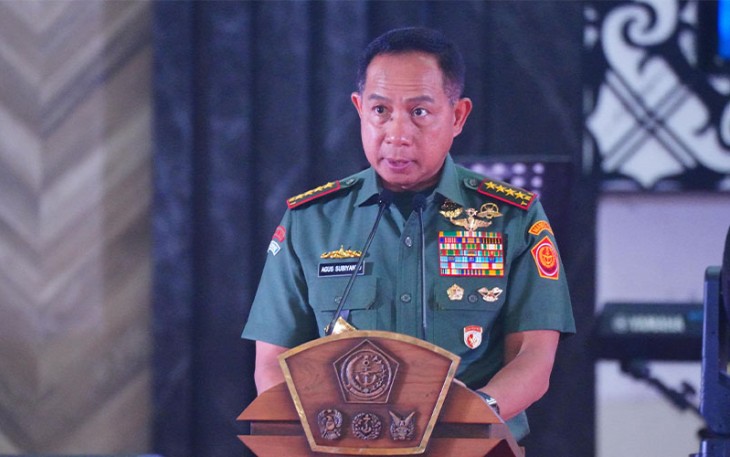 Panglima TNI Jenderal TNI Agus Subiyanto saat Apel Bersama Wanita TNI kembali digelar dalam rangka Hari Kartini Tahun 2024.