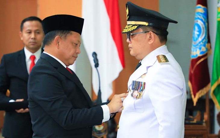 Mendagri Tito Karnavian saat melantik Adhy Karyono sebagai Penjabat (Pj) Gubernur Jawa Timur berlangsung di Kantor Kementerian Dalam Negeri RI, Jum’at( 16/2/2024 ).