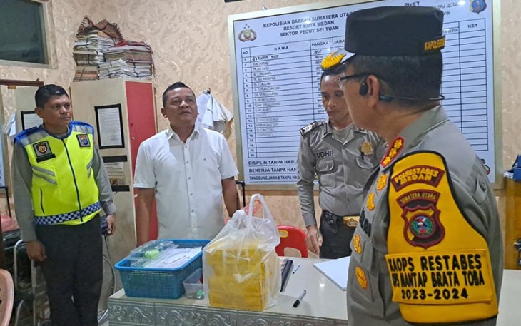 Kapolrestabes Medan saat Sidak Polsek Jajarannya