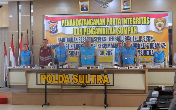 Penandatanganan Pakta Integritas dan Pengambilan Sumpah Panitia dan Peserta Terpadu PKN Tk II, SPPK, Prodik S-1 STIK Angkatan ke-82, Sespimma Polri Angkatan ke-71 dan 72 serta SIP Angkatan ke-53 Tahun Anggaran 2024 Panda Polda Sultra