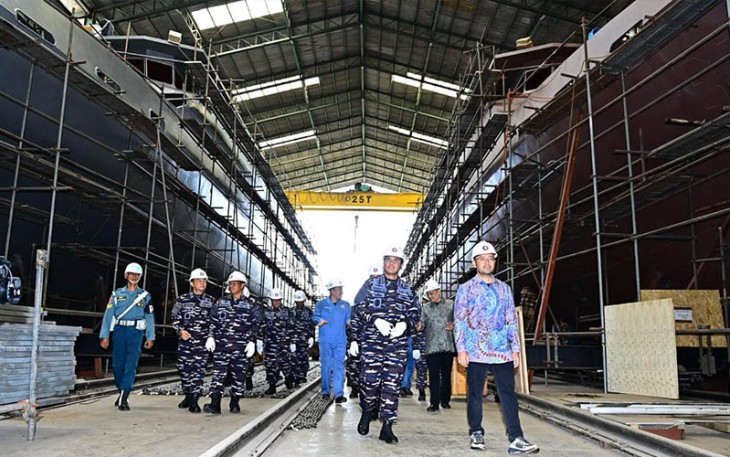 Kasal saat Tinjau Pembangunan Kapal Perang Patroli Cepat 60