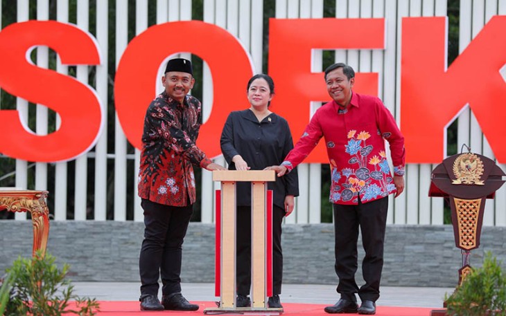 Ketua DPR RI Puan Maharani saat Resmikan Taman Pemuda Soekarno Ngawi, Jumat (19/1/2024).