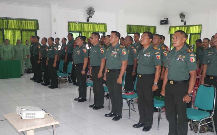 Pembinaan Netralitas TNI di Aula Pandu Sakti Makodim Tulungagung Jl. Jaksa Agung Suprapto No 17 Kelurahan Kampungdalem Kecamatan Tulungagung Kabupaten Tulungagung Jawa Timur, Rabu (07/02/2024).