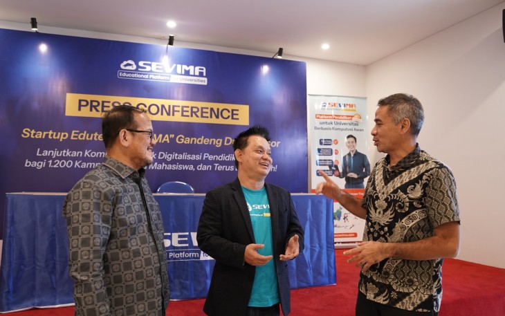 Dari kiri ke kanan: Endang Kusmana MM (Pakar Digitalisasi di 3T), Sugianto Halim MMT (CEO SEVIMA), Wikan Sakarinto PhD (Eks Dirjen Vokasi Kementerian Pendidikan), dalam pengenalan Advisor SEVIMA