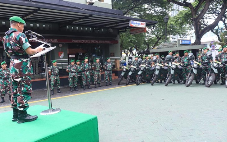 Kasrem 052/Wkr saat Serahkan 55 Unit Motor Dinas kepada Prajurit 