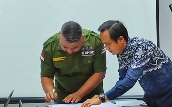Media Klikwarta.com saat penandatanganan pakta Intregritas.