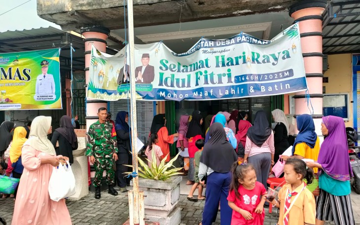 Babinsa Desa Pacinan Dampingi Pasar Murah oleh Dinas Perdagangan Kabupaten Madiun
