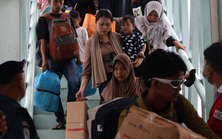 Pemprovsu Berangkatkan Gelombang Terakhir Pemudik Moda Bus dan Kereta Api