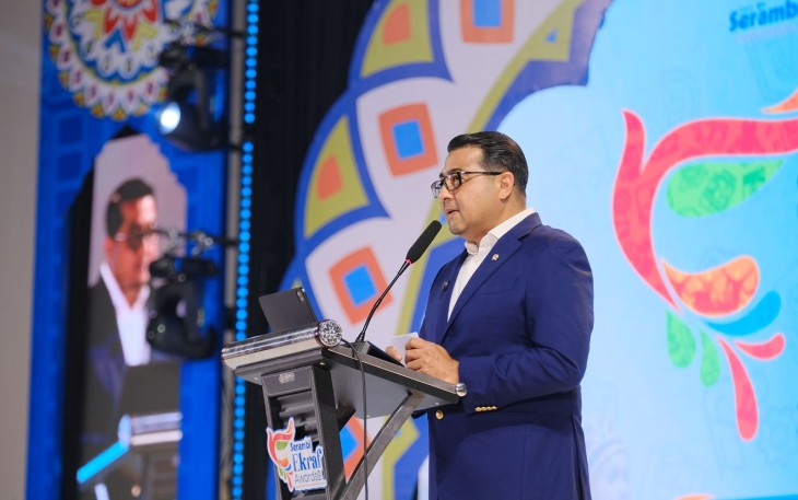 Menteri Ekonomi Kreatif (Menteri Ekraf) Teuku Riefky Harsya menghadiri perhelatan Malam Anugerah Serambi Ekraf Awards 2025. Menteri Ekraf Teuku Riefky mengapresiasi ajang penghargaan yang mengusung tema Menghargai Karya, Memajukan Bangsa