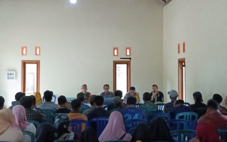 Babinsa 0801/04 Tegalombo Hadiri Rapat Pembangunan Desa