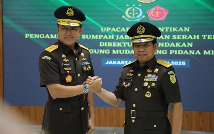 JAM-Pidmil Mayjen TNI Dr. M. Ali Ridho melaksanakan pelantikan Kolonel Cpm Andi Suci Agustiansyah, S.H. sebagai Direktur Penindakan pada Jaksa Agung Muda Bidang Pidana Militer pada Kamis 2 Januari 2025 di Gedung Menara Kartika Adhyaksa.
