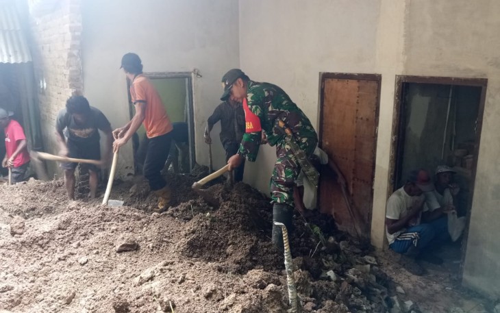 TNI-Polri dan Unsur Terkait di Ponorogo Lakukan Kerja Bakti 