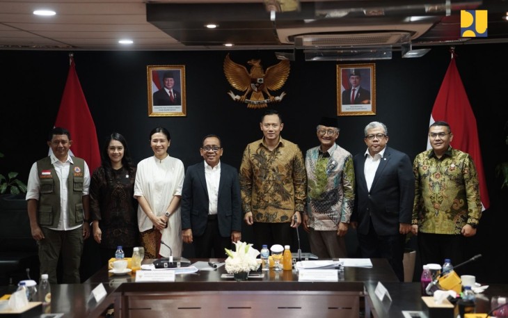 Foto bersama usai acara