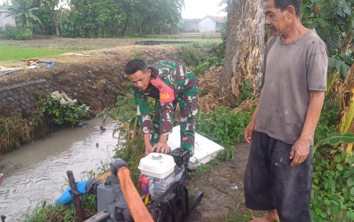 Babinsa Koramil Pilangkenceng Laksanakan Pendampingan Pompanisasi Poktan Kedung Rejeki