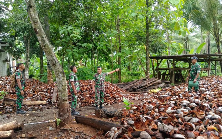 Kodim 0806/Trenggalek melakukan peninjauan tahap kedua sekaligus pengukuran lahan untuk pembangunan Gedung Dapur Sehat di Jalan Diponegoro RT 09 RW 04, Desa Gayam, Kecamatan Panggul, Senin (13/1/2025)