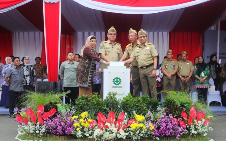  Kementerian Ketenagakerjaan melakukan pencanangan Bulan K3 Nasional Tahun 2025 di Kawasan Industri Terpadu Batang (KITB), Batang, Selasa (14/1/2025)