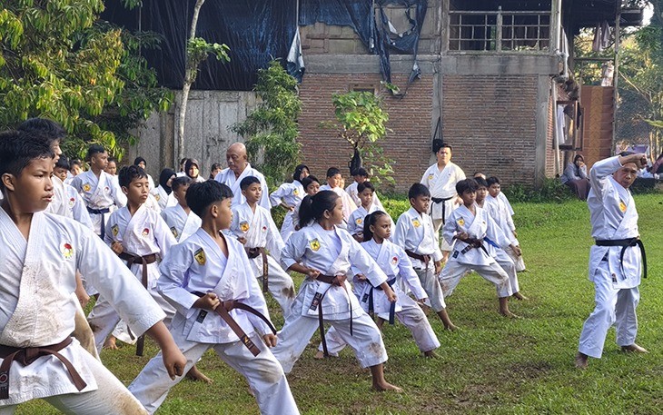 Karateka Cilik Kodim 0806/Trenggalek Tempaan INTAR di Gashuku INKAI Jatim 2025