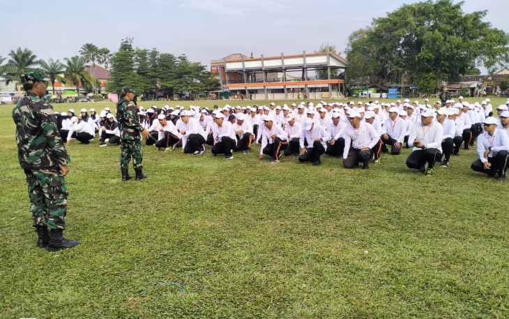 Danramil 0803-01/Taman Berikan Materi Wasbang pada Masa Orientasi PPPK 