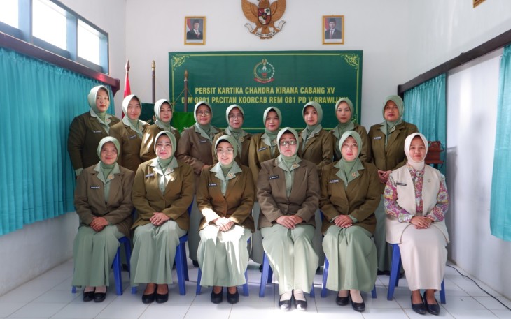 Ketua Persit KCK Cab XV Dim 0801/Pacitan Pimpin Acara Pengangkatan Wakil Ketua Persit