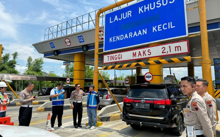 Ditlantas Polda Jateng bersama dengan BUJT, Jasa Raharja serta Dishub telah mengambil berbagai langkah antisipatif untuk memastikan kelancaran dan kenyamanan masyarakat dalam perjalanan guna mewujudkan Kamseltibcarlantas selama Libur panjang Isra Miraj dan Imlek