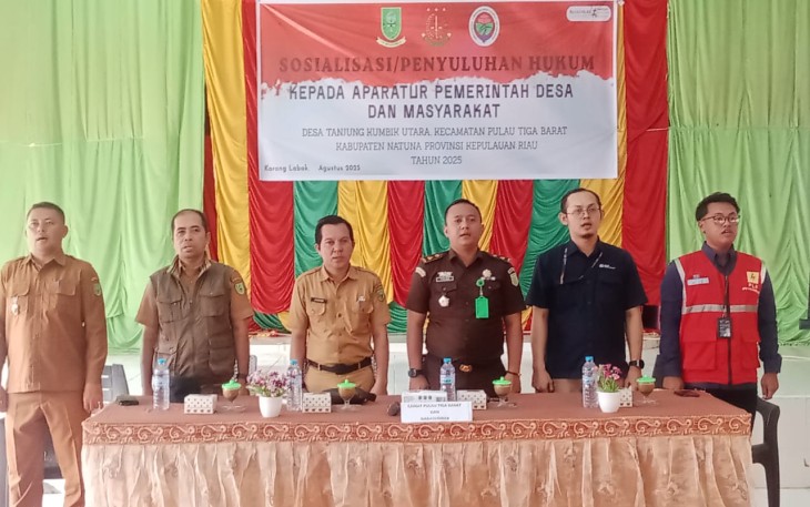 Kejari Natuna Bimbing Aparat Pulau Tiga Barat Cegah Korupsi Dana Desa