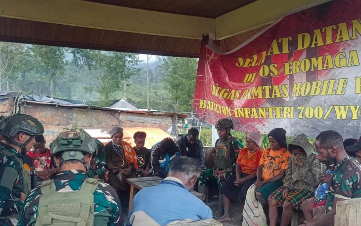Satgas TNI di Pos Eromaga