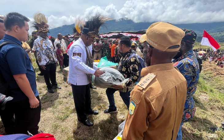 Gubernur Papua Tengah Kunjungi Distrik Sinak
