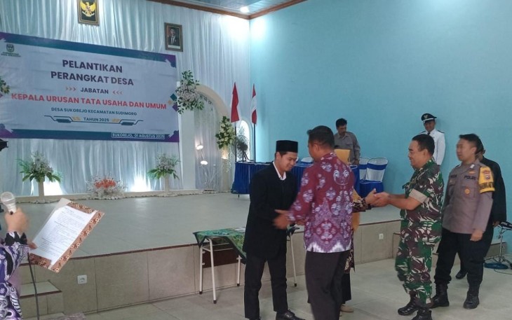 Sinergi TNI Dan Pemerintah Daerah Dalam Pelantikan Perangkat Desa di Wilayah Pacitan