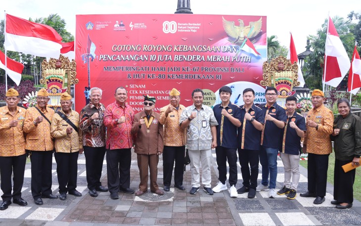 Ditjen Polpum Kemendagri Luncurkan Gerakan Pembagian 10 Juta Bendera Merah Putih di Denpasar