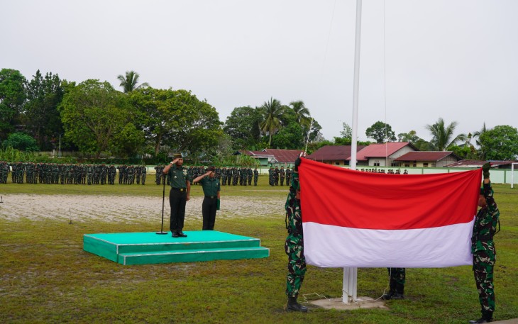 Korem 121/ABW Laksanakan Upacara Bendera