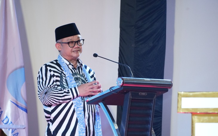 Menteri Pendidikan Dasar dan Menengah (Mendikdasmen), Abdul Mu’ti, saat meresmikan Kampus III Mumtaza Islamic School, Tangerang Selatan, Banten, Senin (16/6)
