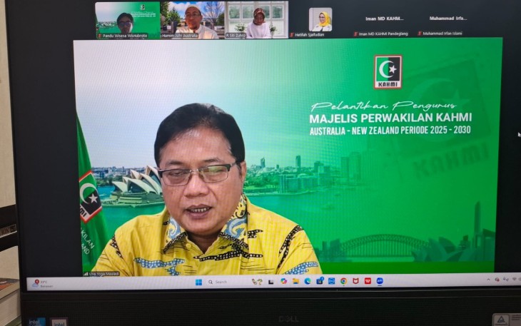 Wakil Menteri Transmigrasi Viva Yoga Mauladi mengucapkan selamat kepada Majelis Perwakilan KAHMI Australia-New Zealand Periode 2025-2030. Ucapan tersebut disampaikan saat dirinya memberi sambutan dalam acara pelantikan pengurus yang digelar secara zoom itu, Kamis  (27/11/2025)