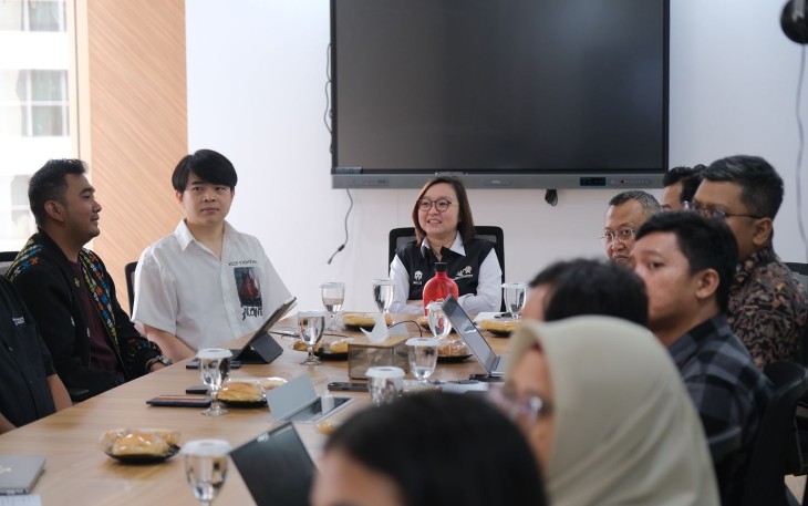 Wakabekraf Irene Umar bersama Sekuya dan Radical Motorsport saat membahas pengembangan ekosistem digital ekonomi kreatif melalui kekayaan intelektual atau Intellectual Property (IP) asli Indonesia.
