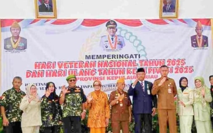 Sekretaris Daerah Kota Tanjungpinang, Zulhidayat, menghadiri peringatan Hari Veteran Nasional 2025 dan HUT ke-61 Persatuan Istri Veteran Republik Indonesia (PIVERI) di Kantor Mada Legiun Veteran Republik Indonesia (LVRI) Provinsi Kepri, Jalan Basuki Rahmat, Senin (11/8)