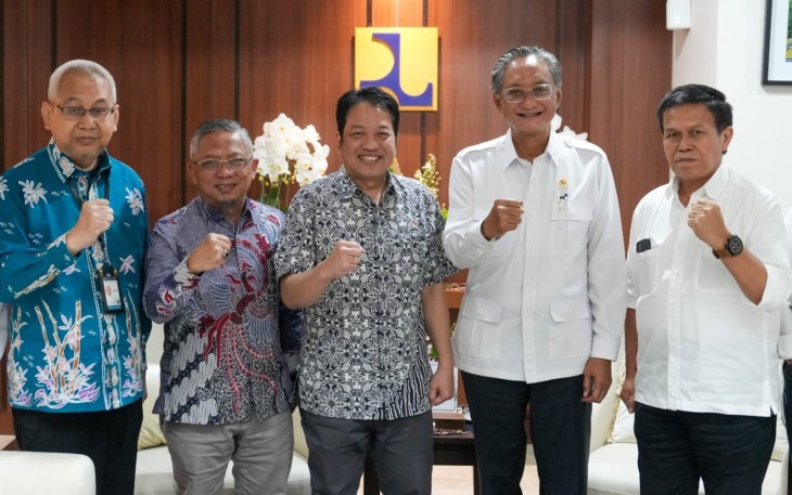 Menteri Dody dalam pertemuan strategis bersama Wakil Kepala Badan Pusat Statistik (BPS) Sonny Harry Budiutomo Harmadi, di Kantor Kementerian PU, Jakarta, Kamis (19/6)