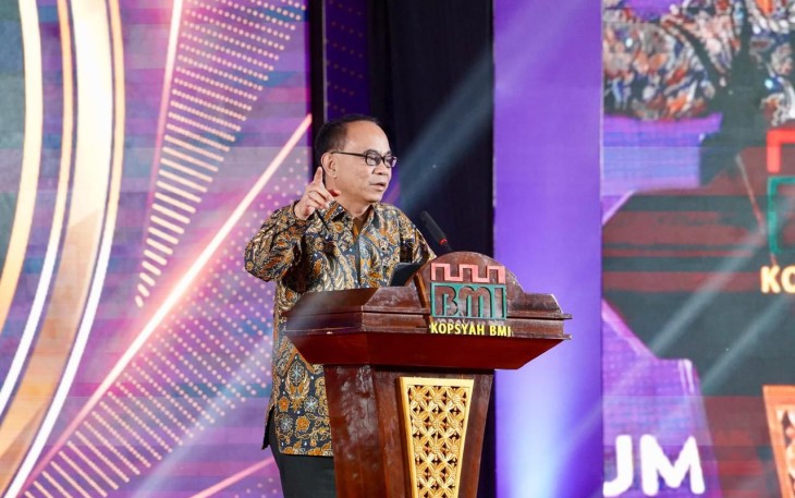 Menkop Budi Arie dalam sambutannya saat membuka Rapat Anggota Tahunan (RAT) Koperasi Syariah Benteng Mikro Indonesia (BMI), Koperasi Konsumen BMI, dan Koperasi Jasa BMI Tahun Buku 2024 di Tangerang, Kamis (23/01/2024)