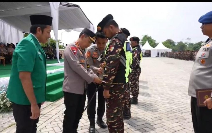 Kepala Kepolisian Negara Republik Indonesia (Kapolri) Jenderal Polisi Listyo Sigit Prabowo memimpin langsung Apel Kebangsaan Banser untuk Pengamanan Hari Raya Natal 2025 dan Tahun Baru 2026