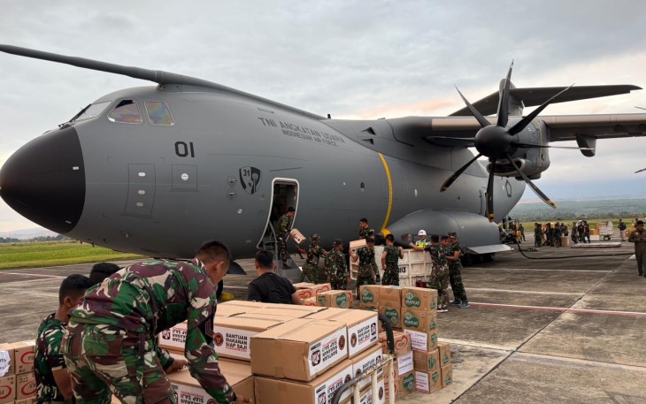 Airbus A-400 TNI AU saat Mendarat di Lanud Sultan Iskandar Muda, Aceh Besar, Rabu (3/12/2025).