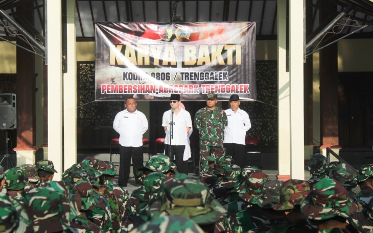 Bupati Trenggalek Moch. Nur Arifin bersama Dandim 0806Trenggalek Letkol Czi Yudo Aji Susanto, S.Sos., M.A.