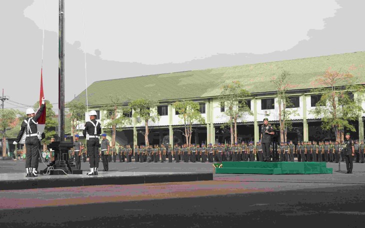 Pangdam V Brawijaya Mayjen TNI Rudy Saladin pimpin upacara 17-an di Makodam, Rabu (17/9)