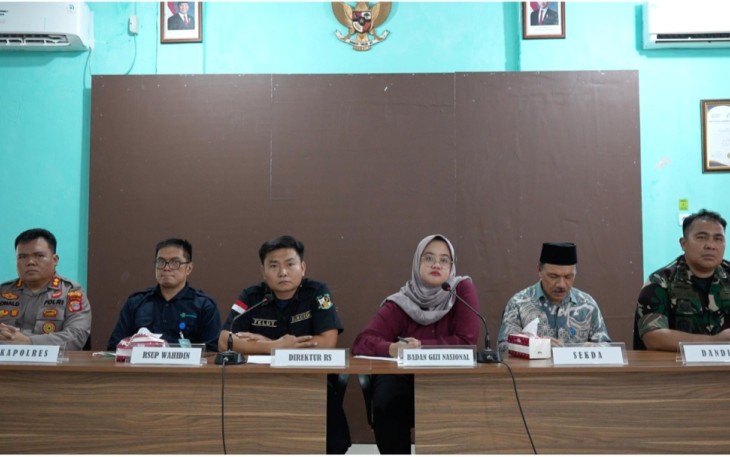 Konferensi pers terkait penanganan pasien KLB Banggai Kepulauan