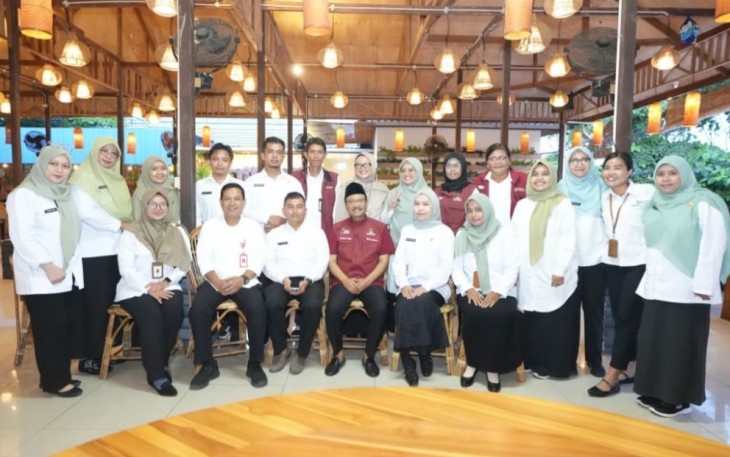Mensos Saifullah Yusuf bersama pendampingan PKH di Balikpapan, Rabu (8/10)